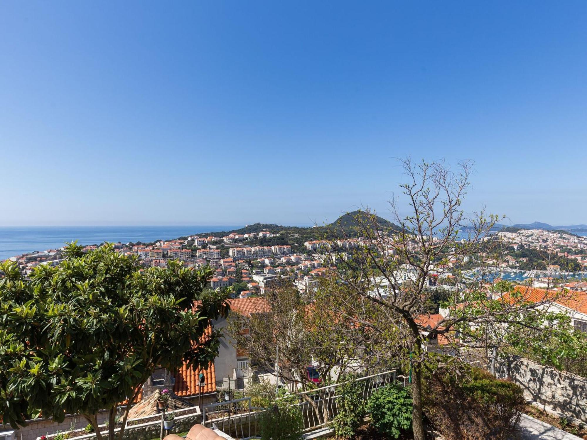 Apartment Mili - Two Bedroom Apartment With Terrace And Sea View Sinjska 15 杜布罗夫尼克 外观 照片